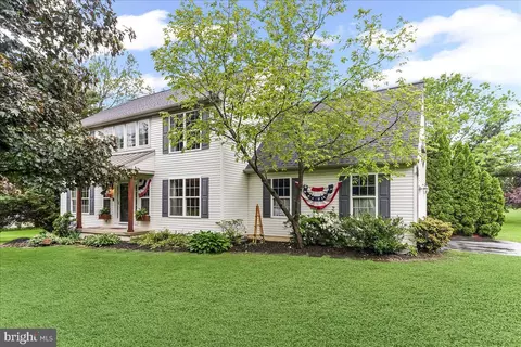 204 Country Dr, Oxford, PA 19363