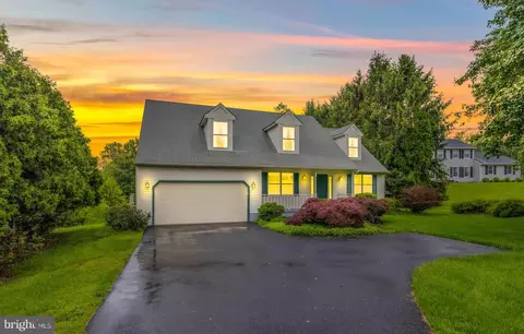 116 Whitney Dr, Avondale, PA 19311