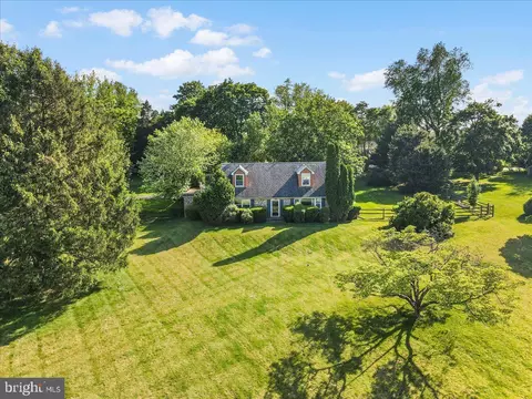 16 Galicia Dr, Phoenixville, PA 19460