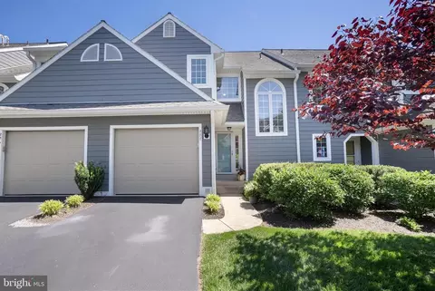 207 E Village Ln, Chadds Ford, PA 19317
