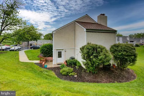 102 Harvest Ln, Phoenixville, PA 19460