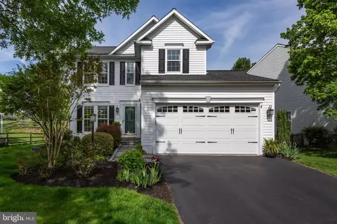 882 S York Dr, Downingtown, PA 19335