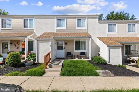 145 Roskeen Ct, Phoenixville, PA 19460
