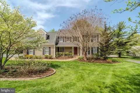 276 Spring Run Ln, Downingtown, PA 19335