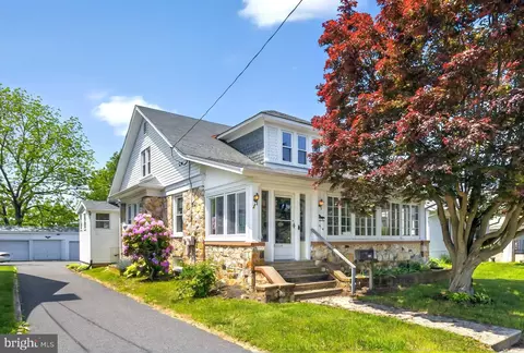 216 S 5th St, Oxford, PA 19363