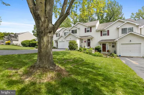 46 Pinckney Dr, Coatesville, PA 19320