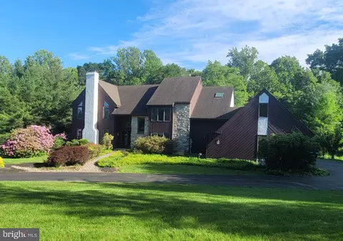 106 Silver Fox Ln, Chester Springs, PA 19425