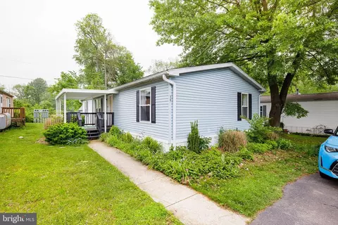 39 Patton Dr, Honey Brook, PA 19344