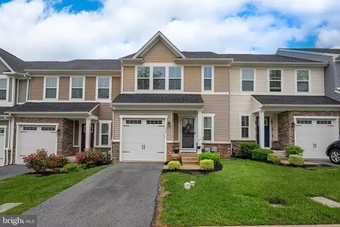 135 Mulberry Dr, Malvern, PA 19355