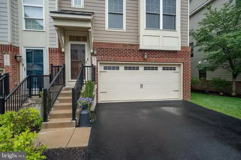 210 Skylar Ln, Wayne, PA 19087 photo 2