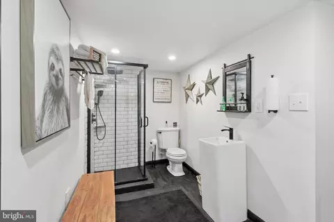 Bath - 802 Upper Gulph Rd, Wayne, PA 19087 photo 4 of 4