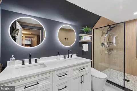 Bath - 802 Upper Gulph Rd, Wayne, PA 19087 photo 2 of 4