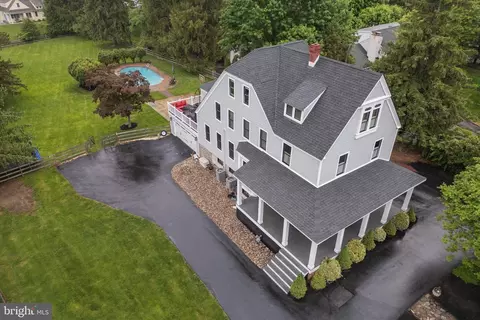 Exterior - 802 Upper Gulph Rd, Wayne, PA 19087 photo 11 of 12
