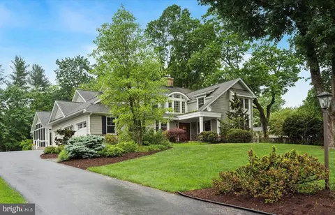 648 Spruce Ln, Berwyn, PA 19312