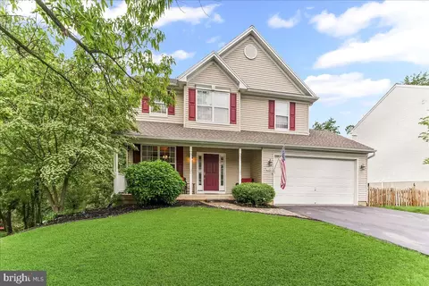 733 Meadowbrook Dr, Coatesville, PA 19320