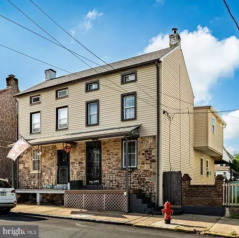 313 High St, Phoenixville, PA 19460