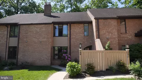 126 Woodgate Ln #16, Paoli, PA 19301