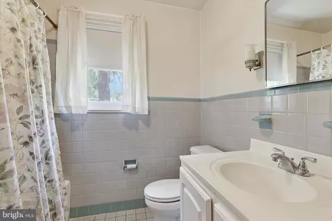 Bath - 350 Dowlin Forge Rd, Exton, PA 19341 photo 1 of 2