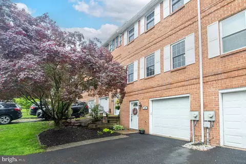 1609 S Coventry Ln, West Chester, PA 19382