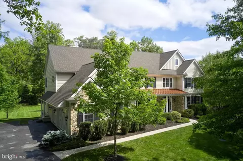 529 Sugartown Rd, Berwyn, PA 19312