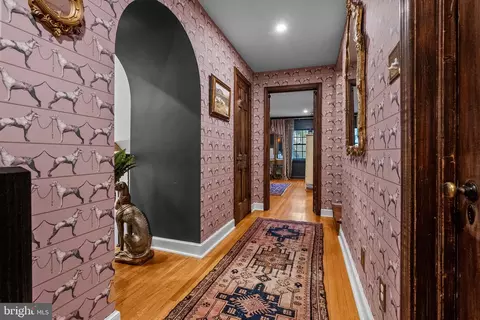 Entry Way - 12 Chestnut Ln, Wayne, PA 19087 photo 6 of 8