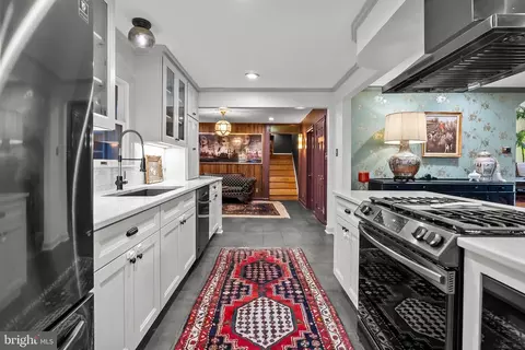 Kitchen - 12 Chestnut Ln, Wayne, PA 19087 photo 4 of 4