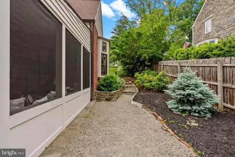 Exterior - 12 Chestnut Ln, Wayne, PA 19087 photo 11 of 13