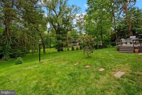 Exterior - 12 Chestnut Ln, Wayne, PA 19087 photo 13 of 13