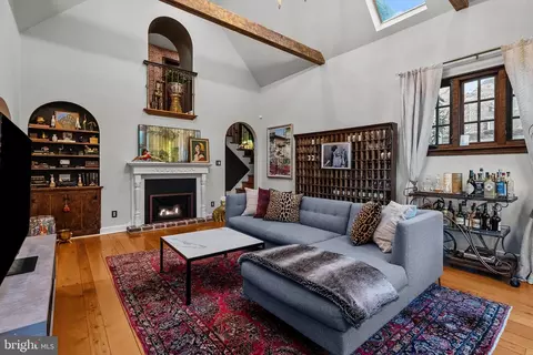 Living - 12 Chestnut Ln, Wayne, PA 19087 photo 1 of 1