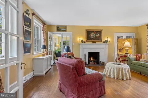 Living - 60 Old Eagle School Rd, Wayne, PA 19087 photo 1 of 3