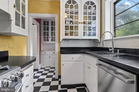 Kitchen - 60 Old Eagle School Rd, Wayne, PA 19087 photo 2 of 2