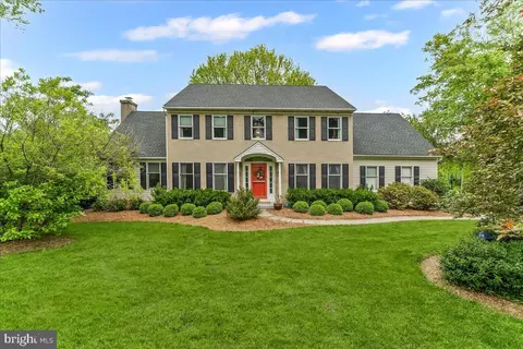 11 White Oak Dr, West Grove, PA 19390