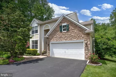 111 Brookline Ct, Avondale, PA 19311