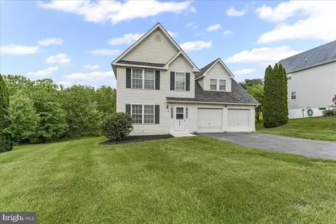 135 W Hillside Dr, Oxford, PA 19363
