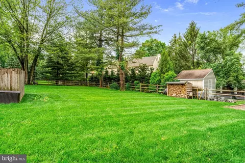 Exterior - 864 Monteith Dr, Wayne, PA 19087 photo 13 of 16