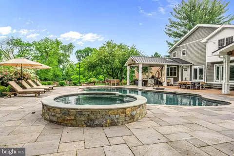 Exterior - 864 Monteith Dr, Wayne, PA 19087 photo 11 of 16