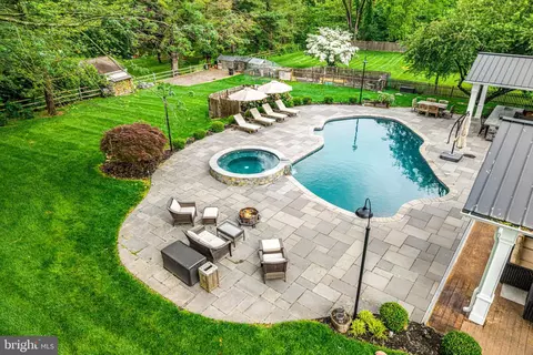 Exterior - 864 Monteith Dr, Wayne, PA 19087 photo 9 of 16
