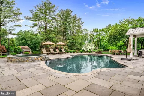 Exterior - 864 Monteith Dr, Wayne, PA 19087 photo 12 of 16