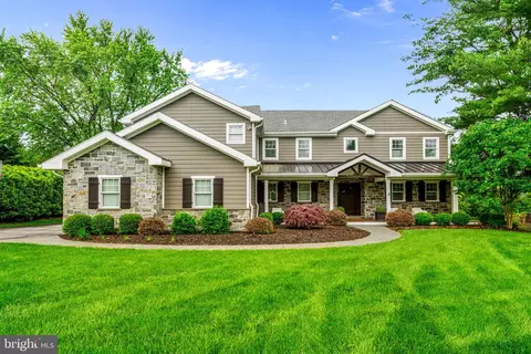 864 Monteith Dr, Wayne, PA 19087