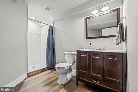 Bath - 864 Monteith Dr, Wayne, PA 19087 photo 7 of 7