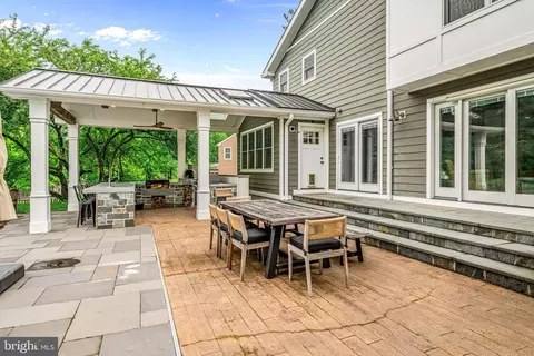 Exterior - 864 Monteith Dr, Wayne, PA 19087 photo 10 of 16