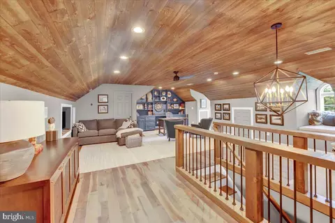 Entry Way - 775 N Wayne Ave, Wayne, PA 19087 photo 10 of 14