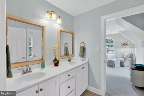 Bath - 775 N Wayne Ave, Wayne, PA 19087 photo 6 of 10
