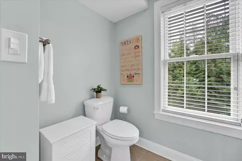 Bath - 775 N Wayne Ave, Wayne, PA 19087 photo 7 of 10
