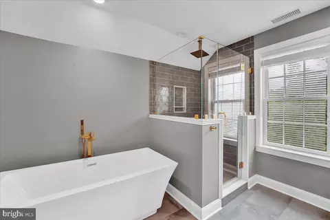 Bath - 775 N Wayne Ave, Wayne, PA 19087 photo 10 of 10