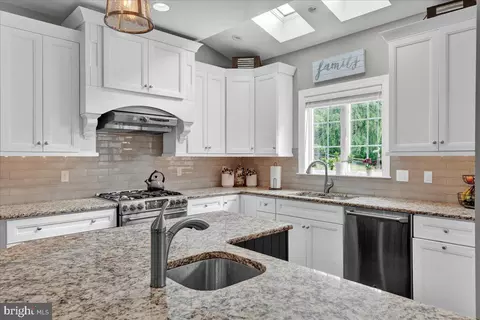 Kitchen - 775 N Wayne Ave, Wayne, PA 19087 photo 3 of 8
