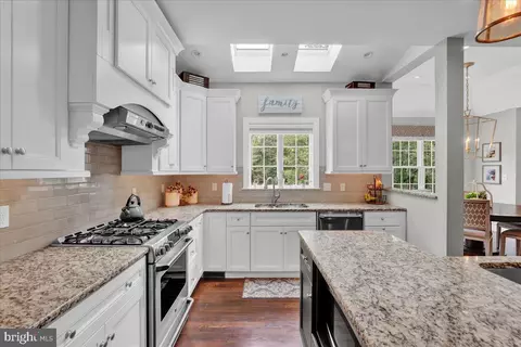 Kitchen - 775 N Wayne Ave, Wayne, PA 19087 photo 4 of 8