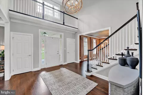 Entry Way - 775 N Wayne Ave, Wayne, PA 19087 photo 2 of 14