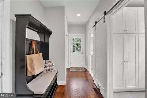 Entry Way - 775 N Wayne Ave, Wayne, PA 19087 photo 5 of 14