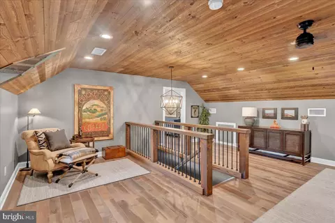Entry Way - 775 N Wayne Ave, Wayne, PA 19087 photo 11 of 14